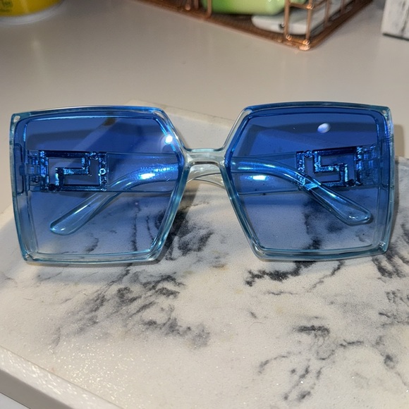 SUNGLASSES 🕶️ - Picture 5 of 6